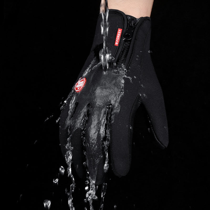 Warm, waterproof fleece gloves with touch-screen ease perfect for smooth, comfortable rides in the cold.