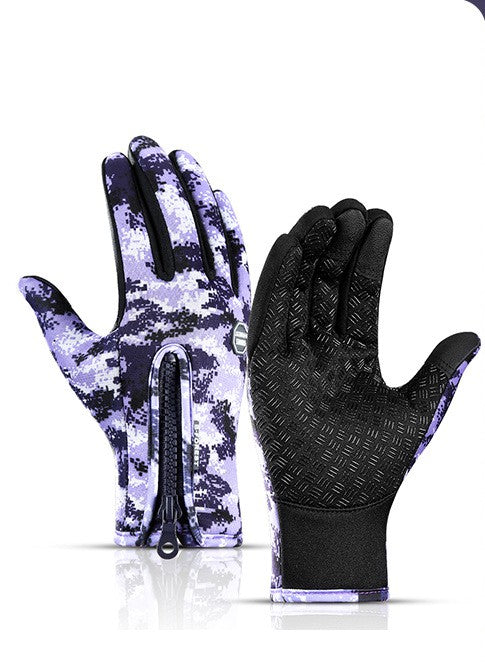 Warm, waterproof fleece gloves with touch-screen ease perfect for smooth, comfortable rides in the cold.